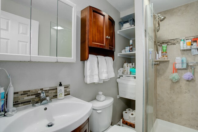 1220 Lower Bathroom - 1220 11th St
