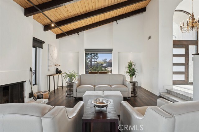 Building Photo - 4372 Park Vicente