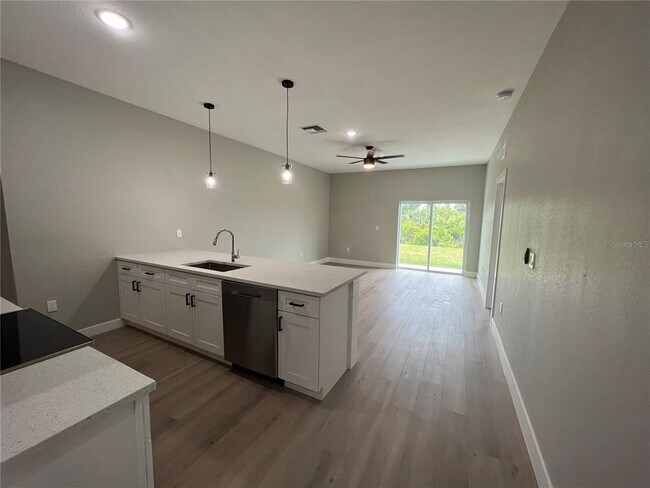 Building Photo - 12130 Henley Ave