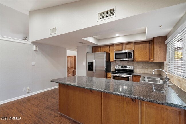 Building Photo - 6822 E Kelton Ln