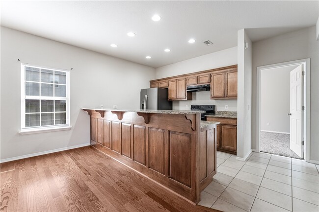 Building Photo - 3005 SW Deerfield Blvd