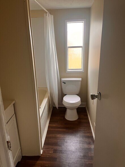 Building Photo - 742 Tallman Cir