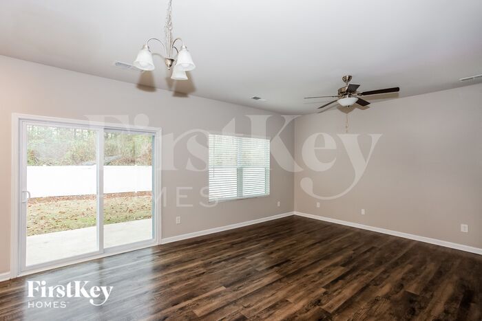 Building Photo - 9612 Hamel St