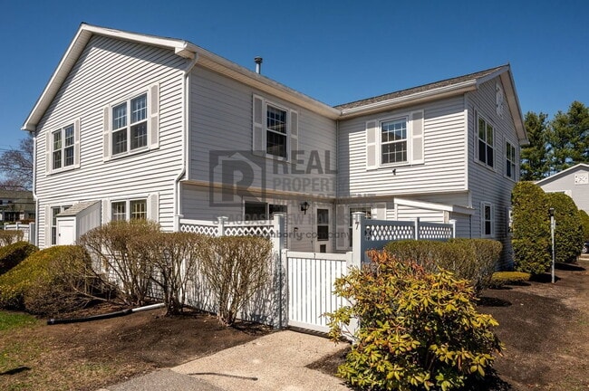 Building Photo - 7 Springfield Estates