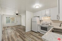 Building Photo - 331 E Washington Ave