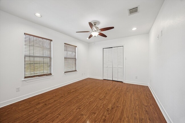 Building Photo - 708 E 32nd St