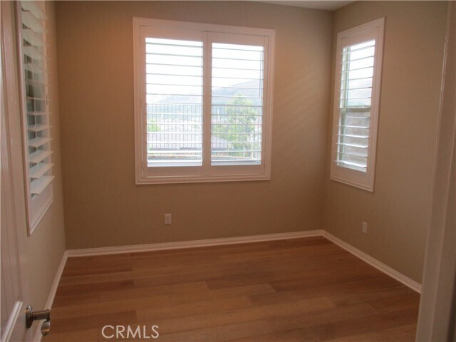 Building Photo - 12 Farra St