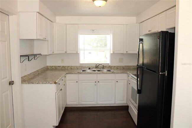 Building Photo - 3316 26th St W