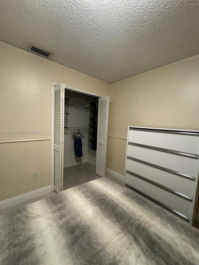 Building Photo - 31XX W 72nd St