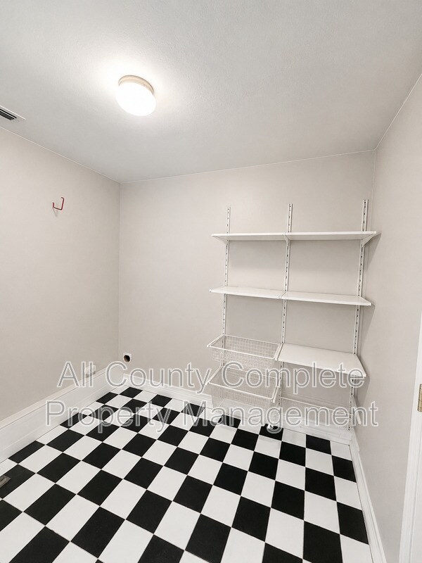 Building Photo - 10415 Briarcliff Rd E