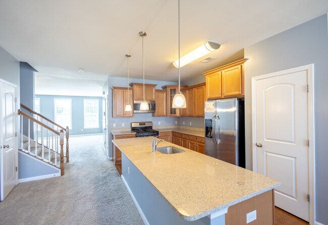 Building Photo - Lovely 3 BR/2.5 BA Townhome in Lanham!
