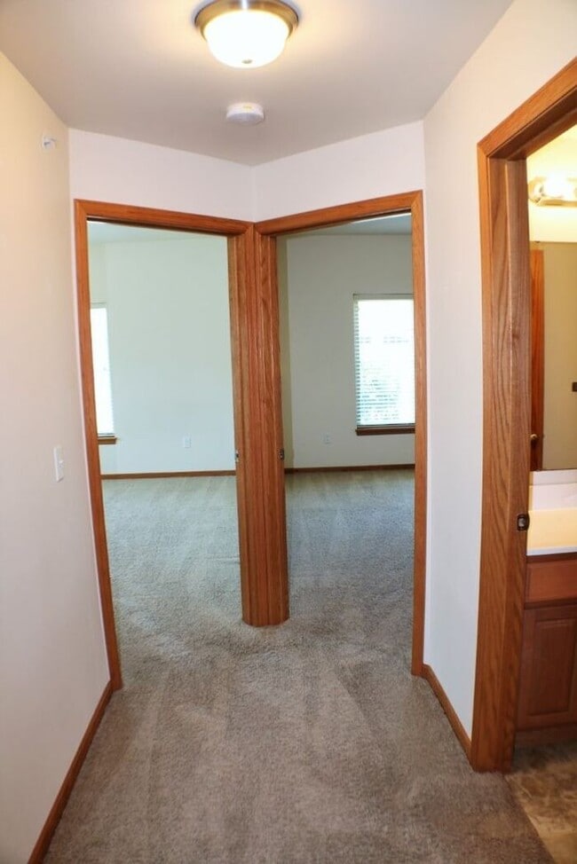Building Photo - $1,305 | 2 Bedroom, 2 Bathroom | PET Frien...