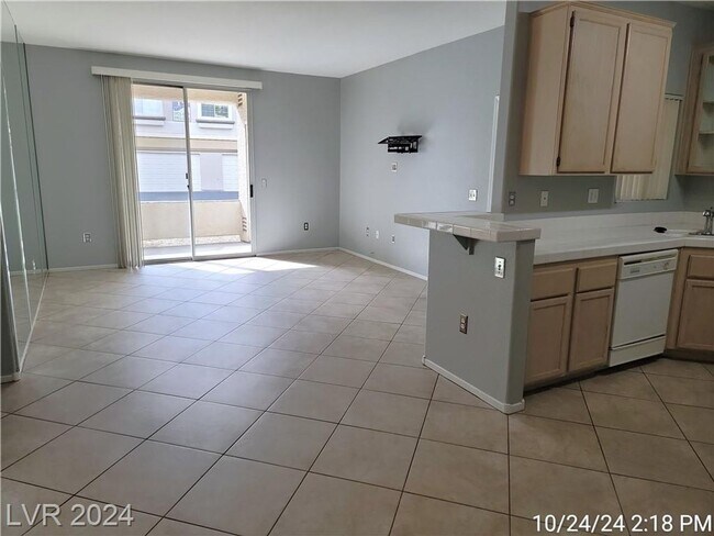 Building Photo - GREEN VALLEY 1ST FLOOR UNIT WITH ATTACHED ...