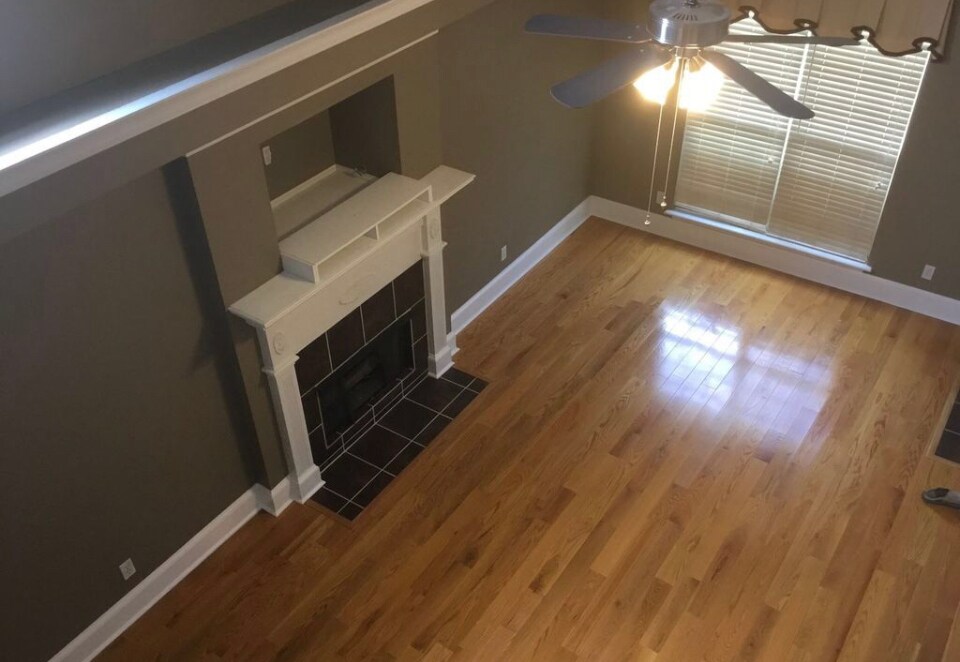 Living room - 2020 Glennfield Ln