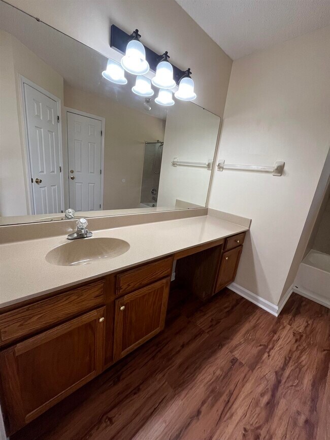 Building Photo - 4558 Kings Grant Dr