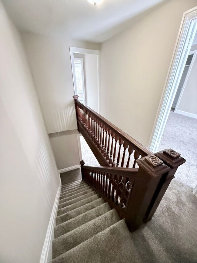 Building Photo - Charming & Spacious Historic 5-Bedroom Home for Rent in Carlisle, PA