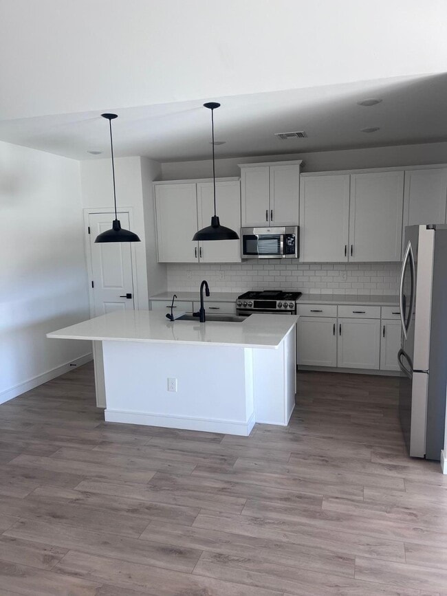 Building Photo - 27425 N 30th Ln