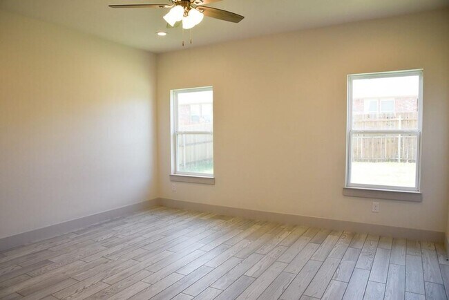 Building Photo - Stunning home in Springtown TX