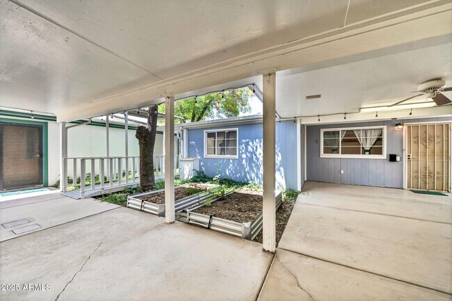 Building Photo - 5123 E Virginia Ave