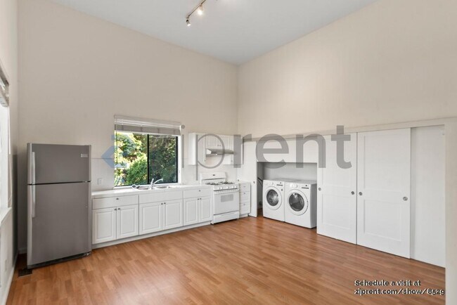 Building Photo - 50 E Scenic Ave