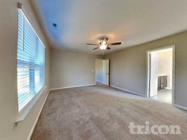 Building Photo - 104 Yadkin St