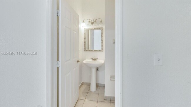 Building Photo - 1916 SE 23rd Ave