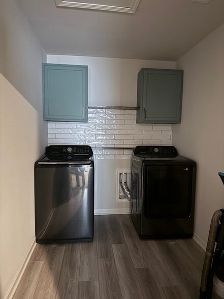 Building Photo - 773 Moray Ln