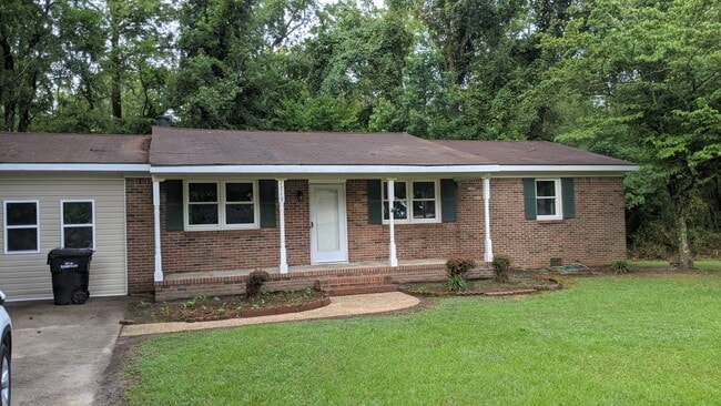 Building Photo - 1719 Providence Rd