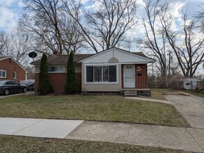 Building Photo - 30043 Grandview St