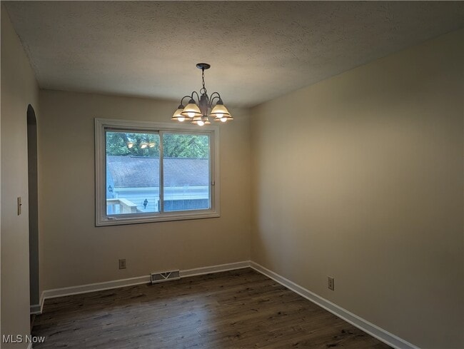 Building Photo - 15681 Oakdale St