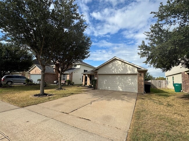 Building Photo - 21543 Falvel Misty Dr