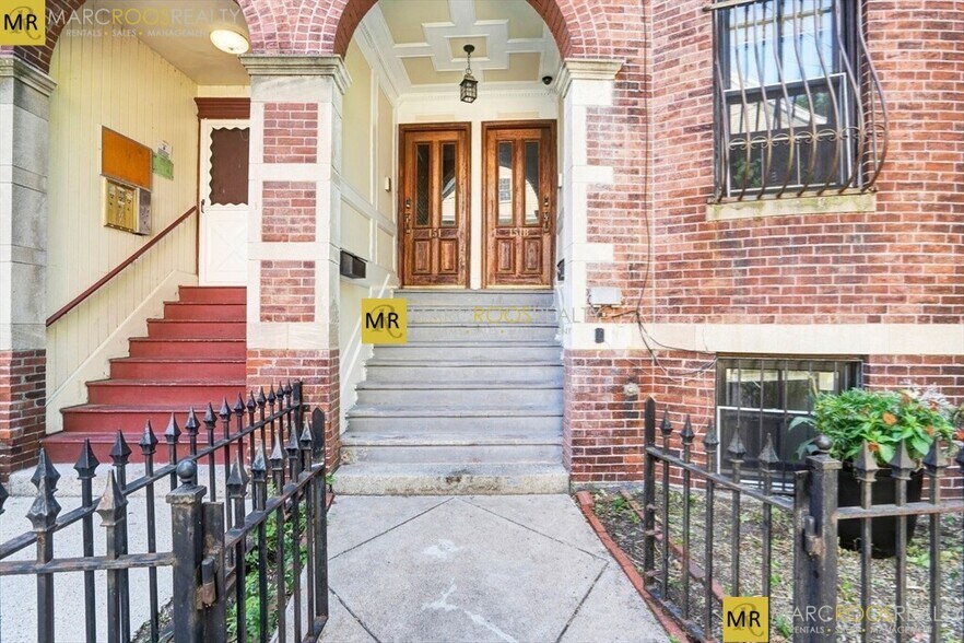 Building Photo - 153 Highland St