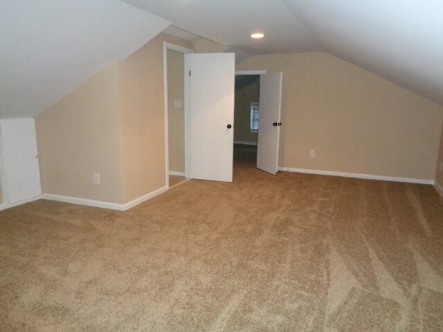 Building Photo - 1921 Evelyn Ave