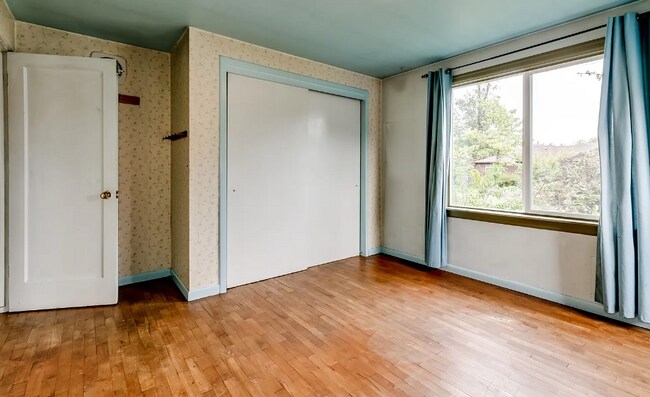 Building Photo - 1940 Hayes St