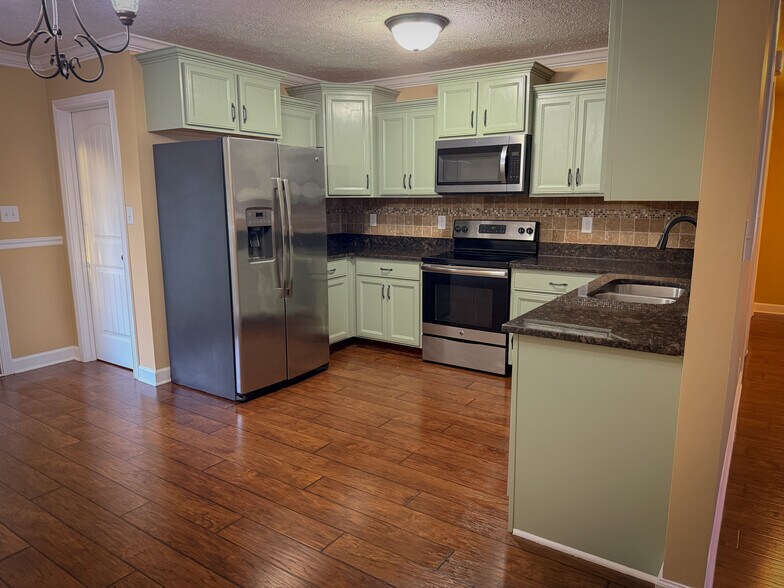 Kitchen - 1257 Eagle's View Dr