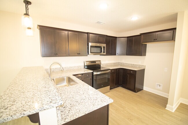 Building Photo - 122 Enclave Ct