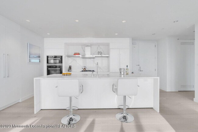 Building Photo - 1101 Ocean Ave N