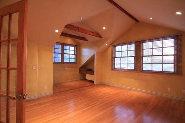 Upstairs bedroom off loft - 12707 Califa St
