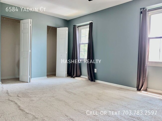 Building Photo - 6584 Yadkin Ct
