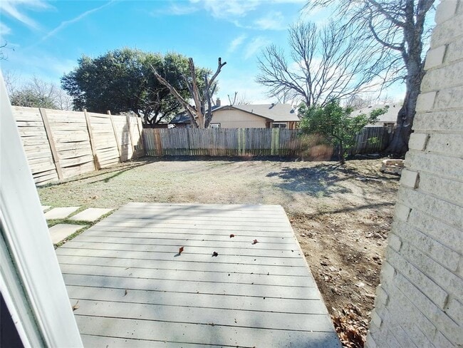 Building Photo - 1005 Ridgeline Dr