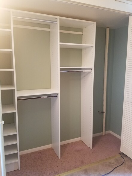 2nd Closet - 7812 Hanover Pky