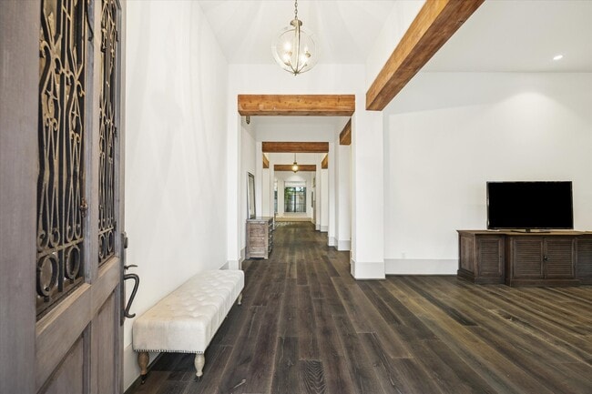 Building Photo - 5353 Lampasas St