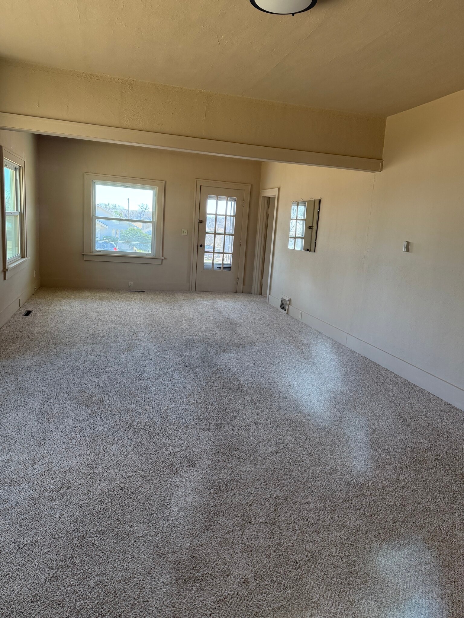 Building Photo - 320 Bates Blvd