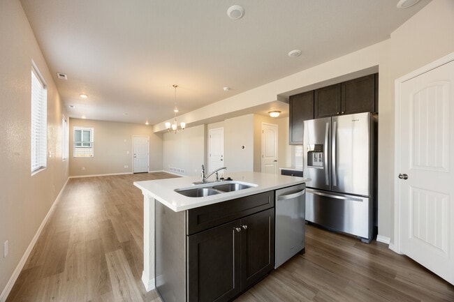 Building Photo - 10886 Rolling Peaks Dr