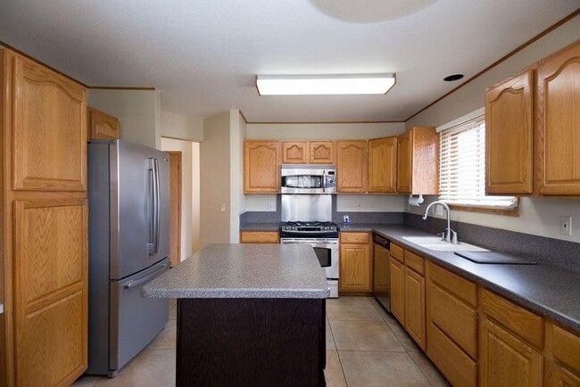 Building Photo - Home backing to foothills