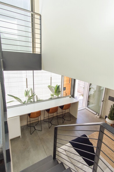 Building Photo - 818 W McKinley St