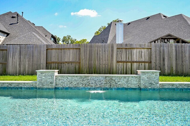 Building Photo - 9006 Meadow Bridge Dr