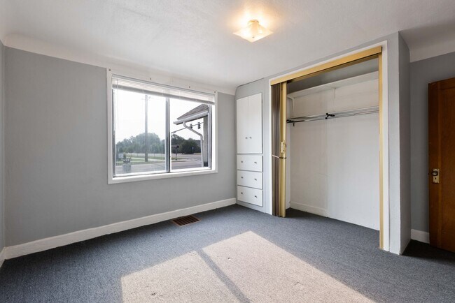 Building Photo - G7UG