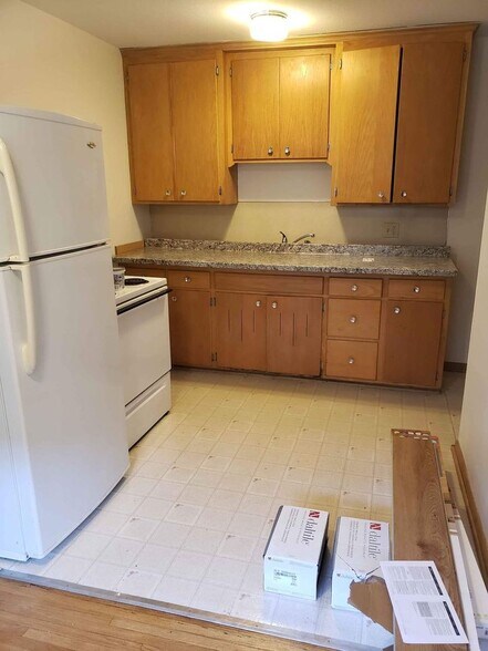 Kitchen - 4324 York Ave S