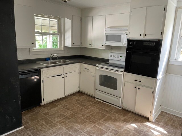 Kitchen - 808 E 11th Ave
